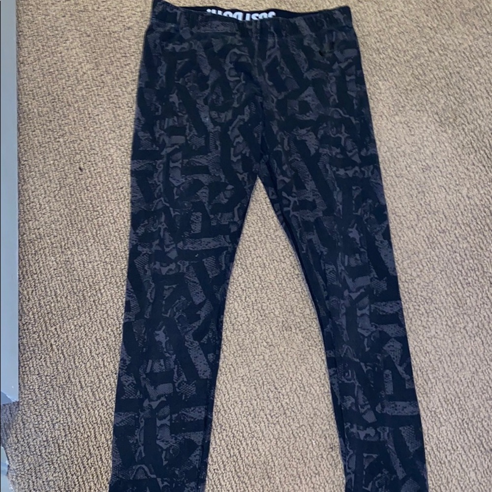 Black Nike Legging : Patterned Nike Legging